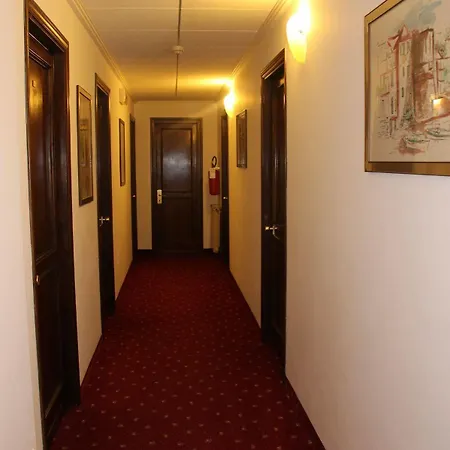 Hotel Pinolo 3*